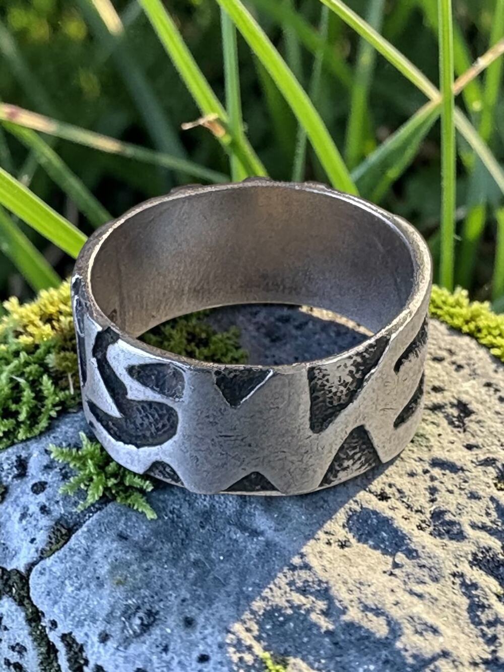Vintage Sterling Silver Wide Band Statement Ring Cutout Tribal Motif Oxidized Fi